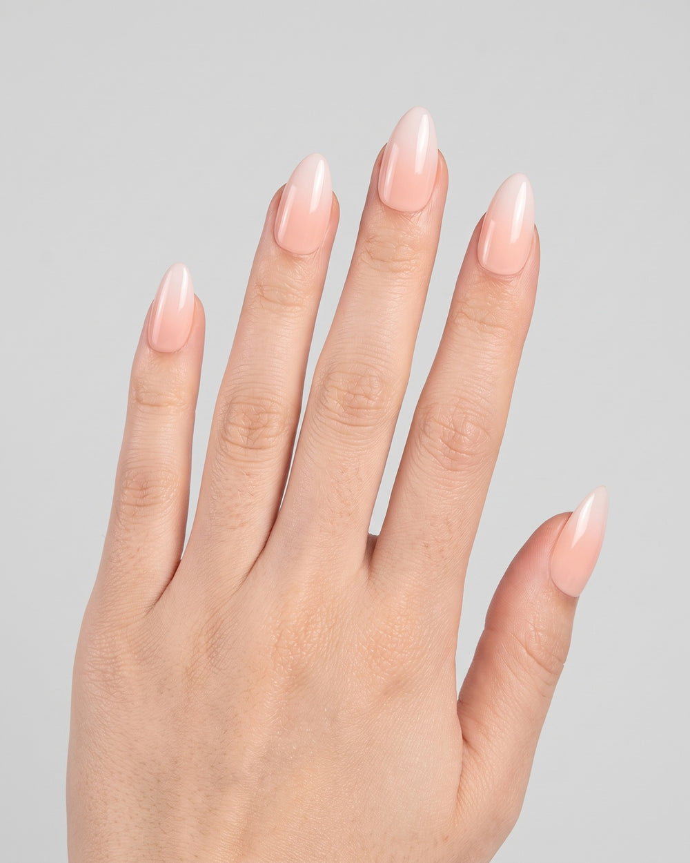 Soft Ombré press-on negle på hånden